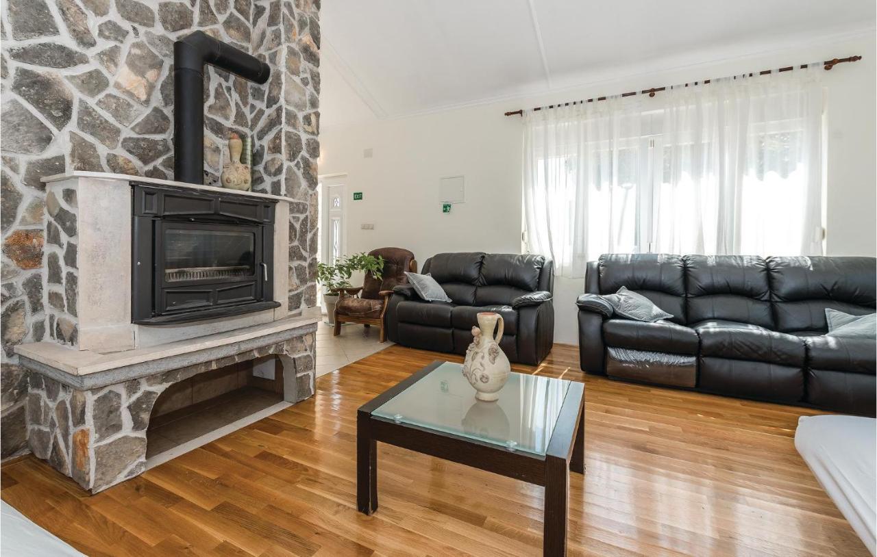 Lovely Home In Sibenik-Brodarica With Kitchen Donje Polje Exterior foto
